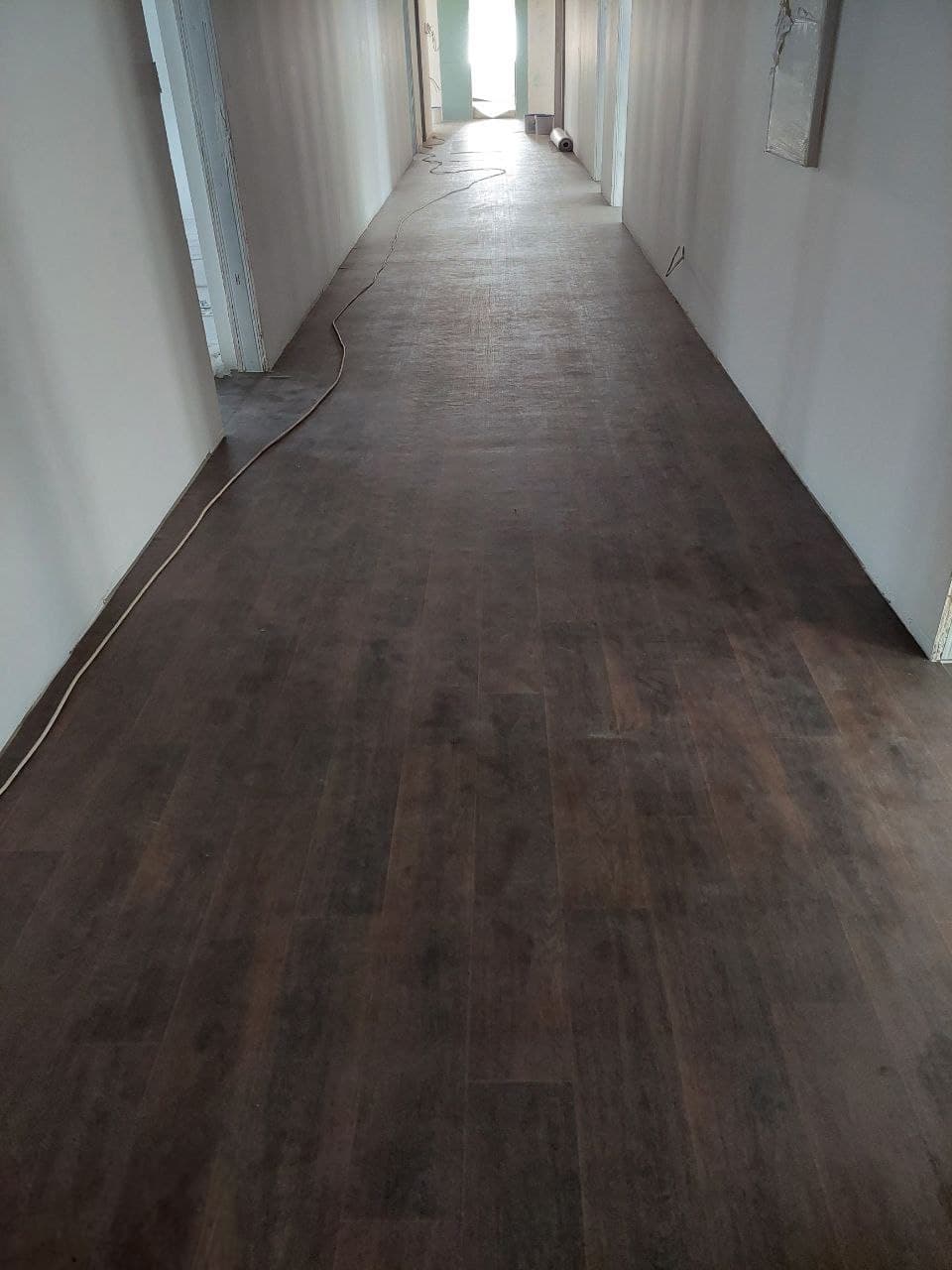 Floor fitting image 10