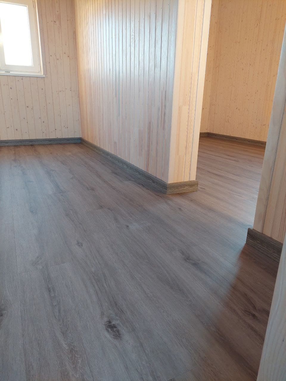 Floor fitting image 3